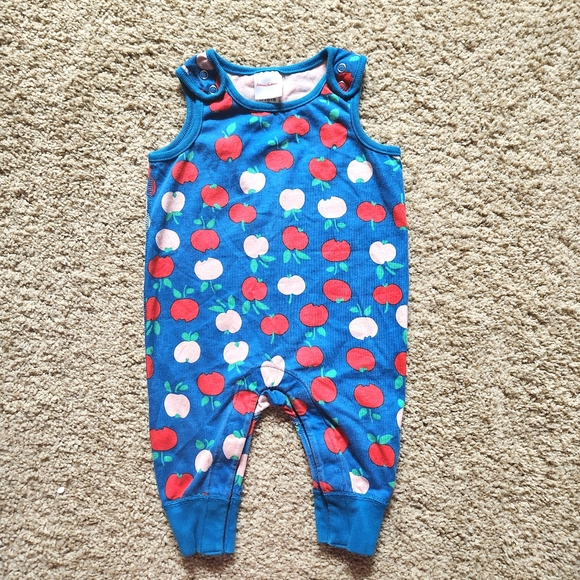 Hanna Andersson apple overalls and long sleeve T-shirt Size 3-6 months - Picture 8 of 12